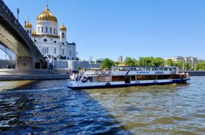 Речная прогулка по центру Москвы от Парка «Зарядье»